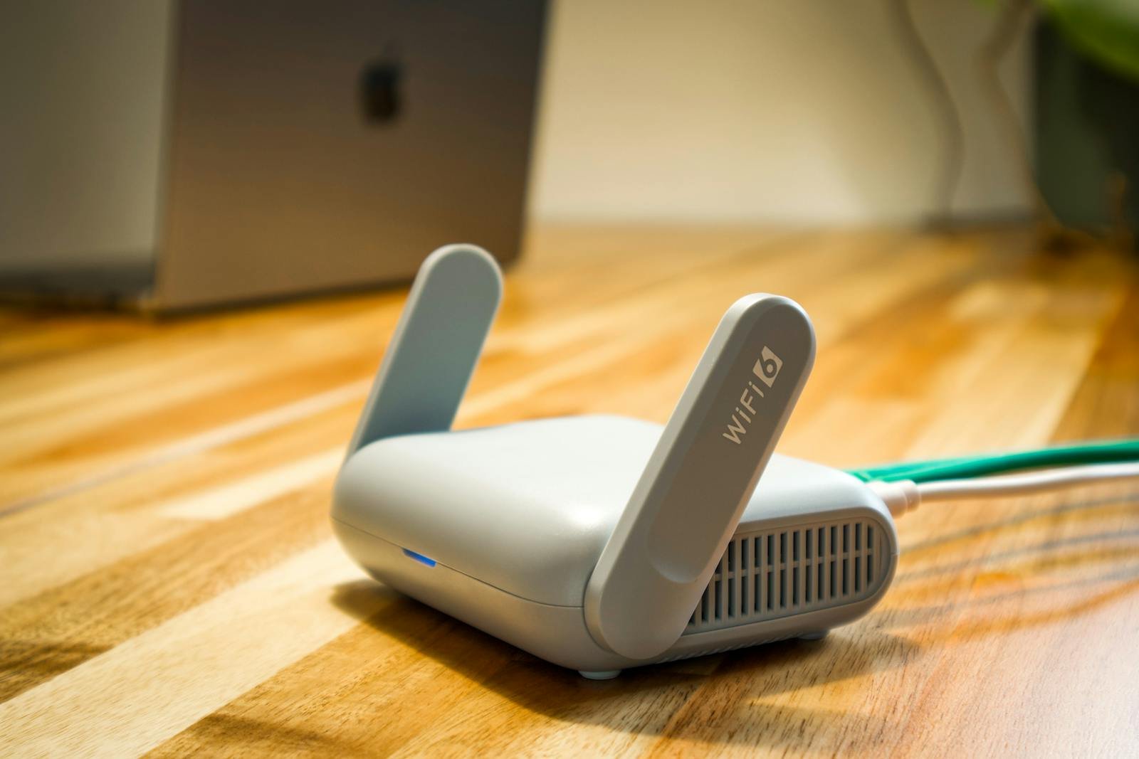 Router WiFi 6 profesional con múltiples antenas